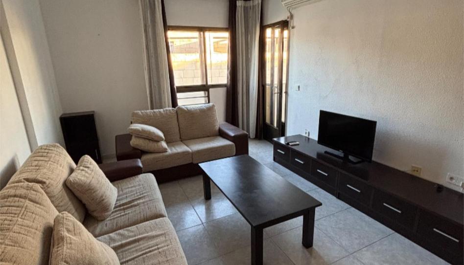 Photo 1 of Flat to rent in Calle Julián Besteiro, 12, Miralvalle - Av. Virgen del Puerto - La Data, Cáceres