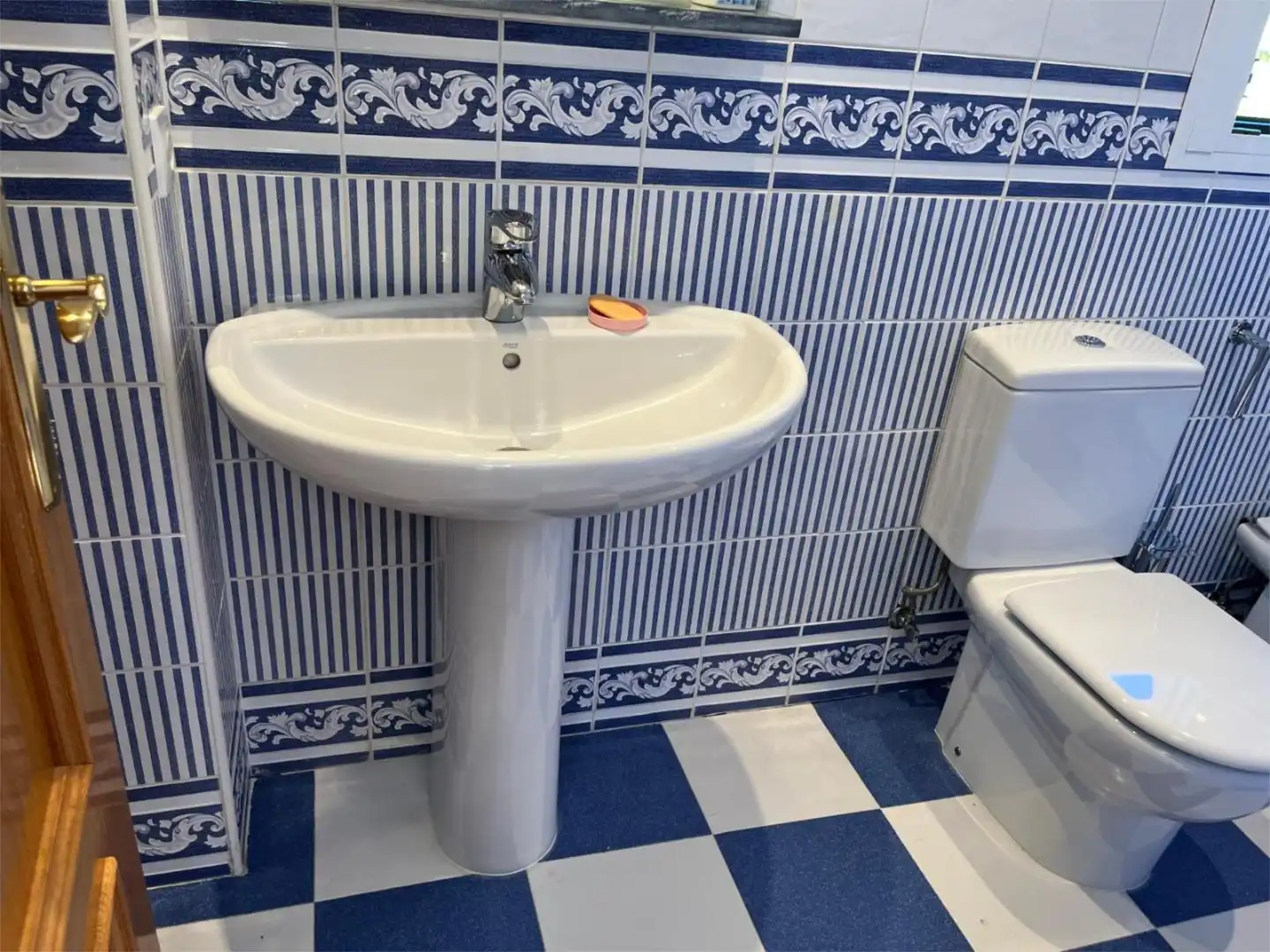 Houses for sale in Las Matas - Peñascales Bathroom of Houses for sale in Las Rozas de Madrid with Air Conditioner, Heating and Private garden