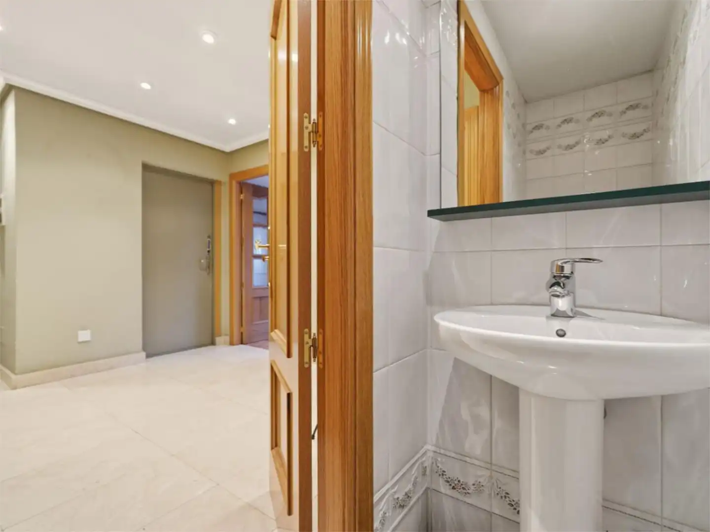 Houses for sale in Las Matas - Peñascales Bathroom of Houses for sale in Las Rozas de Madrid with Air Conditioner, Heating and Private garden