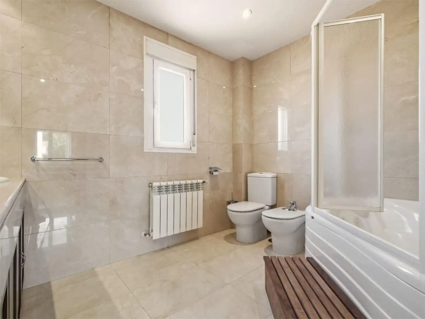 Houses for sale in Las Matas - Peñascales Bathroom of Houses for sale in Las Rozas de Madrid with Air Conditioner, Heating and Private garden