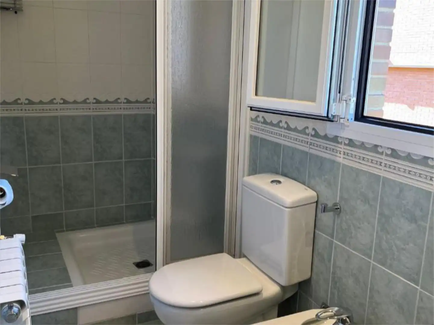 Houses for sale in Las Matas - Peñascales Bathroom of Houses for sale in Las Rozas de Madrid with Air Conditioner, Heating and Private garden