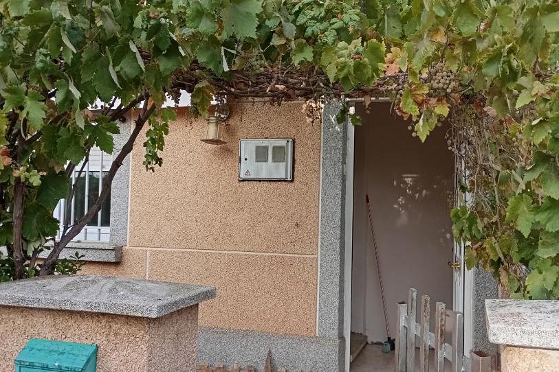 Photo 1 of Single-family semi-detached for sale in Avenida Benito Lewin, 50, Venta de Baños, Palencia