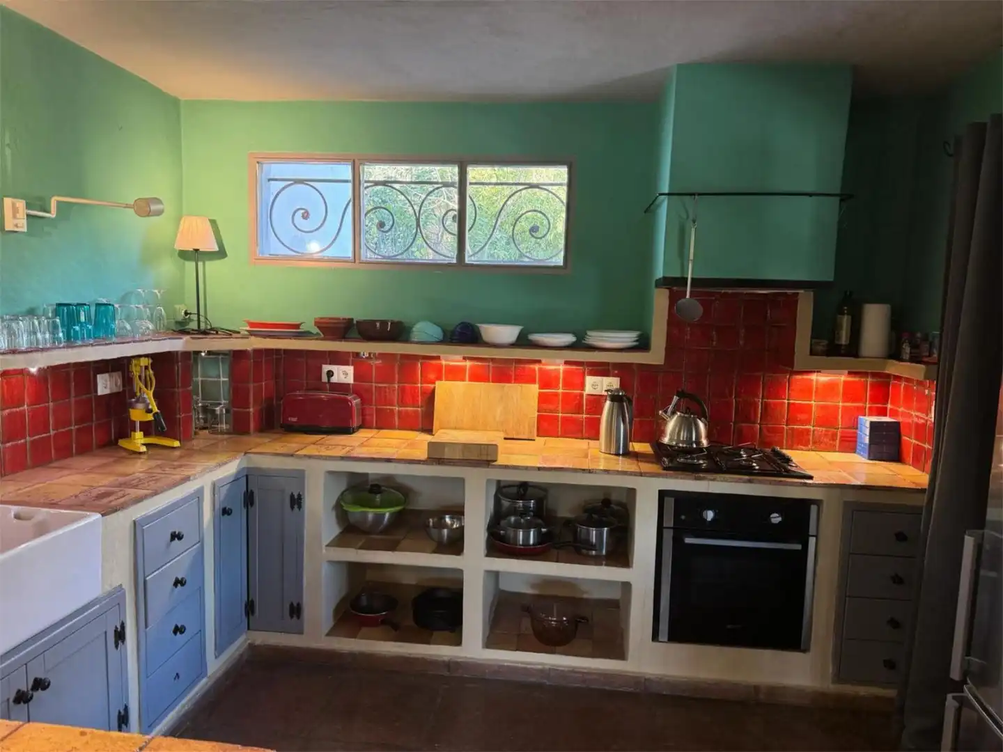 Casa o chalet de alquiler en Camino Fontana, 5, Cortes de la Frontera Cocina de Casa o chalet de alquiler en Cortes de la Frontera con Aire acondicionado, Calefacción y Jardín privado