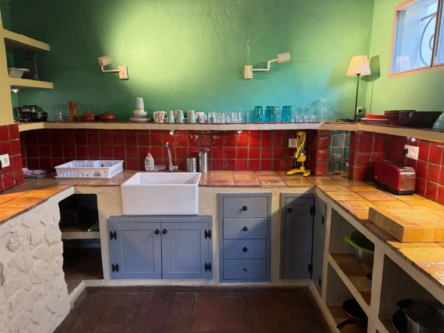 Casa o chalet de alquiler en Camino Fontana, 5, Cortes de la Frontera Cocina de Casa o chalet de alquiler en Cortes de la Frontera con Aire acondicionado, Calefacción y Jardín privado