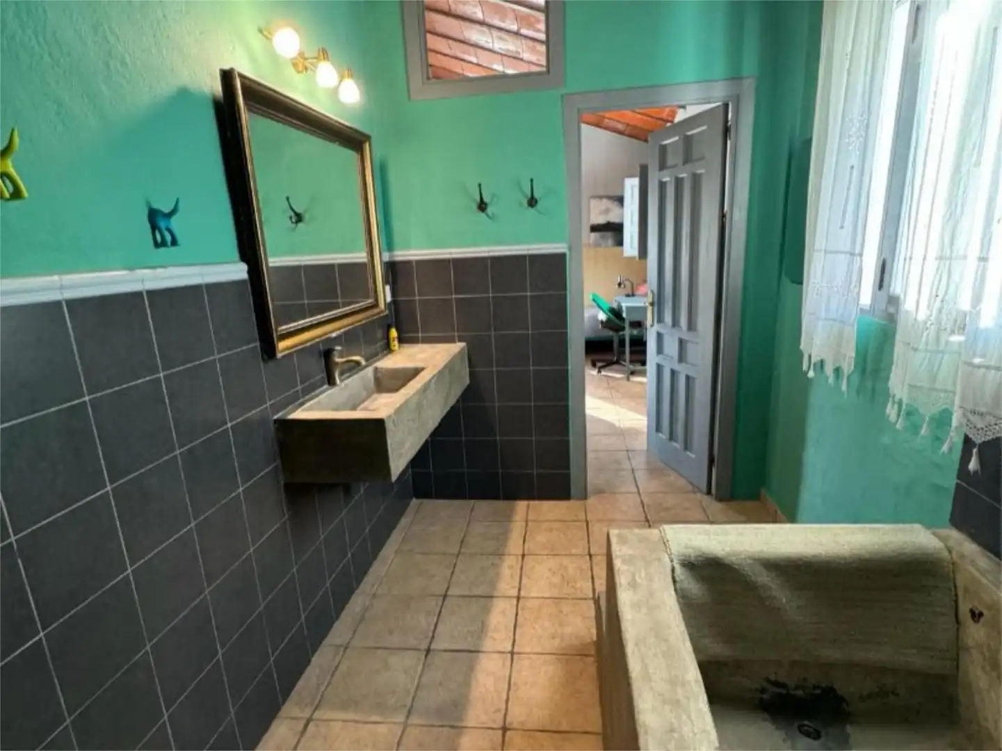 Casa o chalet de alquiler en Camino Fontana, 5, Cortes de la Frontera Baño de Casa o chalet de alquiler en Cortes de la Frontera con Aire acondicionado, Calefacción y Jardín privado
