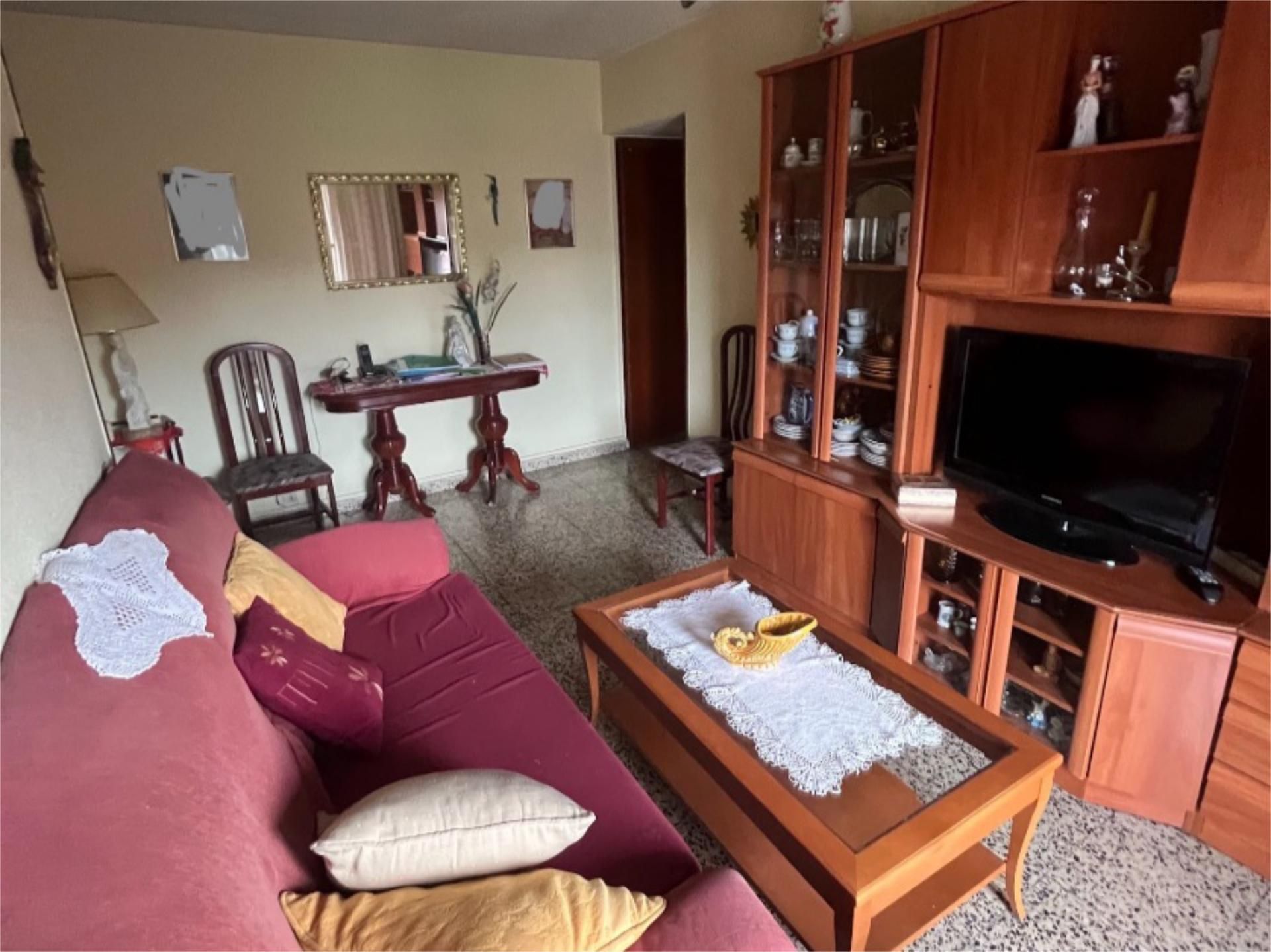 Living room of Flat for sale in  Madrid Capital  with Heating, Terrace and Furnished