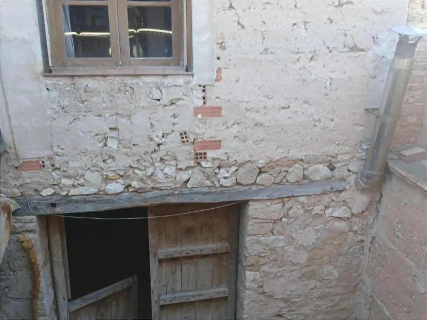 Vista exterior de Finca rústica en venda en Aguaviva amb Calefacció, Terrassa i Traster