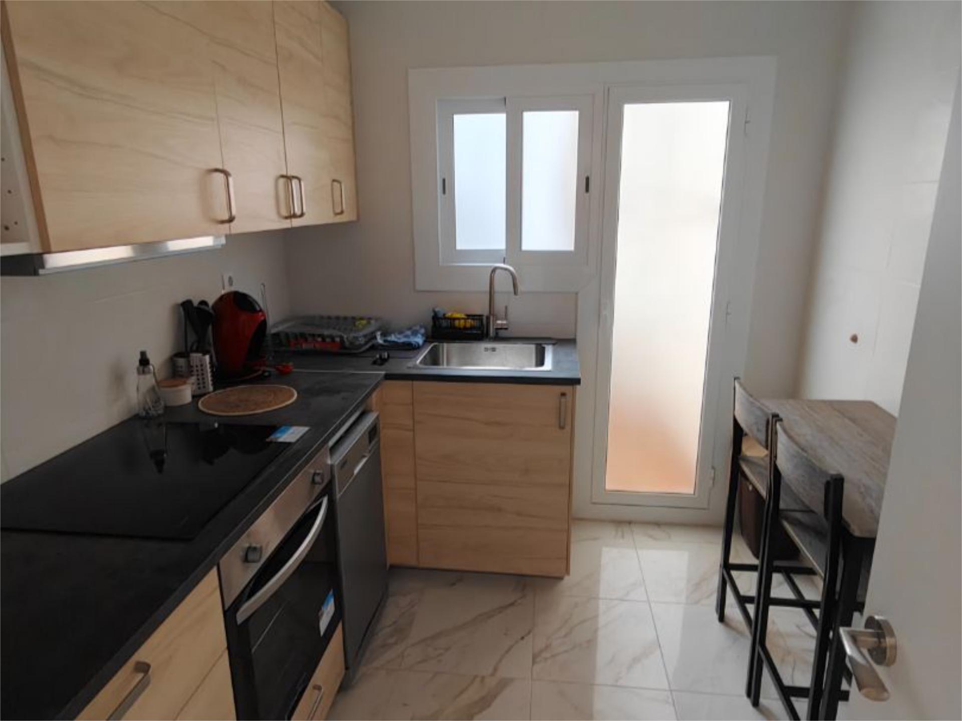 Kitchen of Flat to share in Reus  with Air Conditioner, Furnished and Balcony