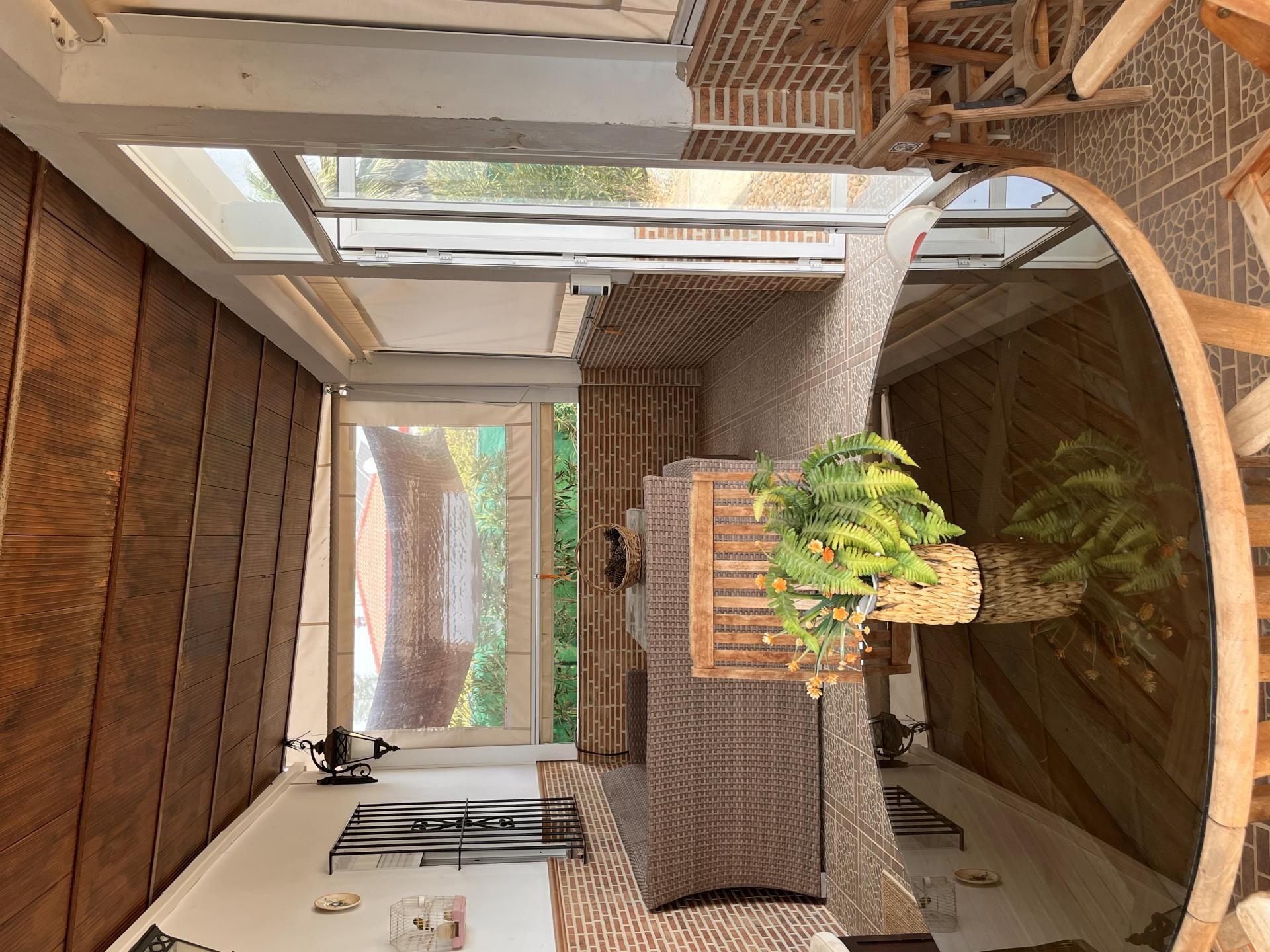 Terrassa de Casa o xalet en venda en La Palma del Condado amb Aire condicionat, Calefacció i Jardí privat