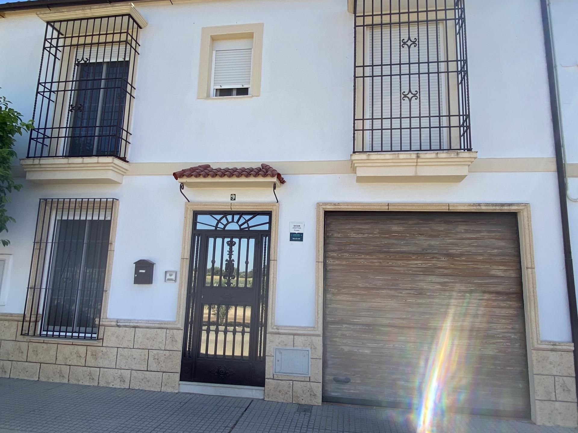 Exterior view of House or chalet for sale in  Córdoba Capital  with Air Conditioner and Terrace