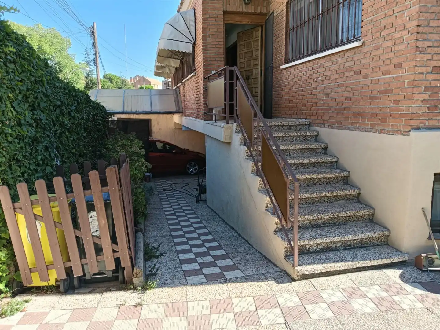 Houses for sale in Calle Enlace, 12, Pueblo Exterior view of Houses for sale in Pozuelo de Alarcón with Heating, Private garden and Terrace