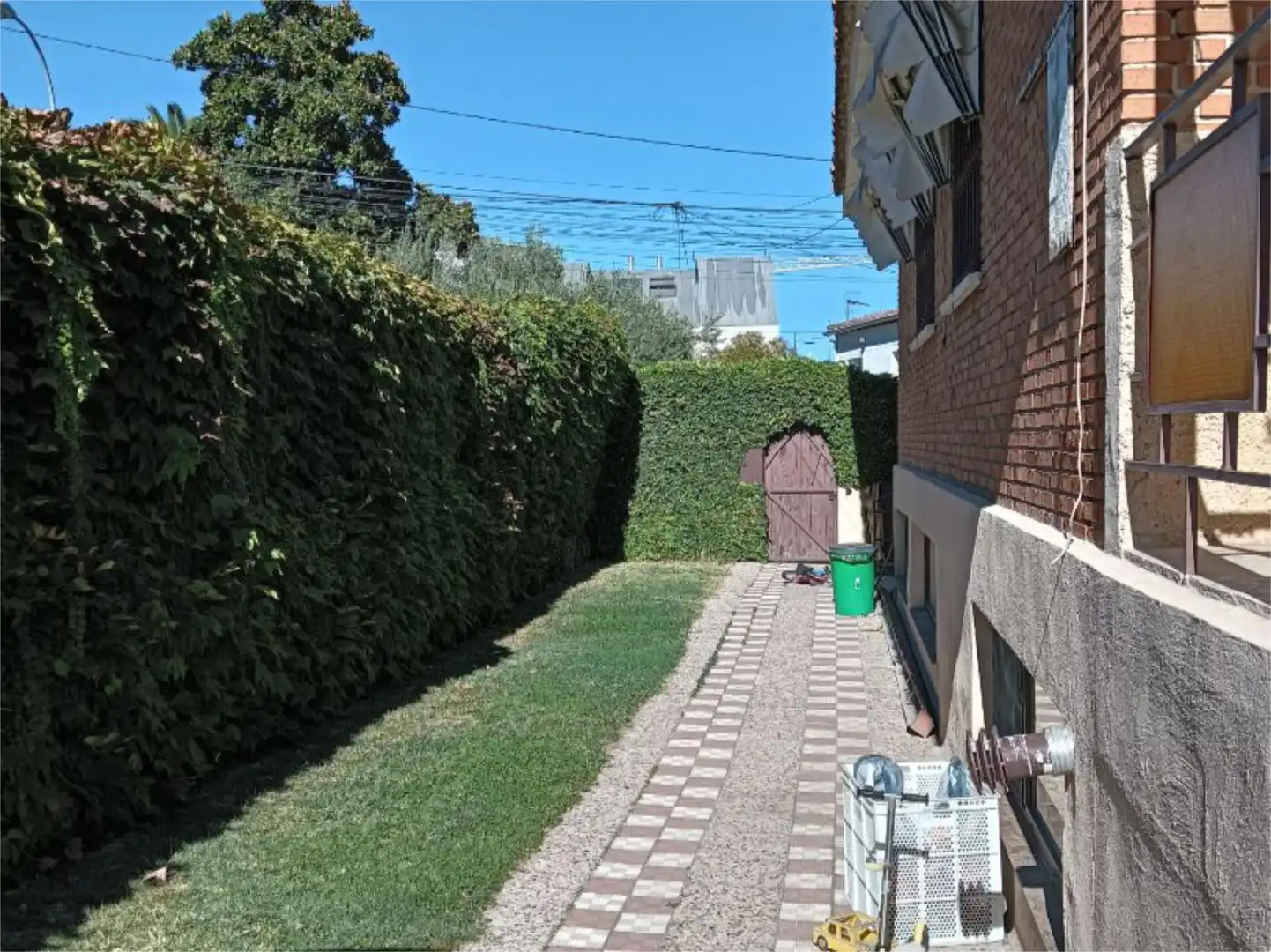Houses for sale in Calle Enlace, 12, Pueblo Exterior view of Houses for sale in Pozuelo de Alarcón with Heating, Private garden and Terrace