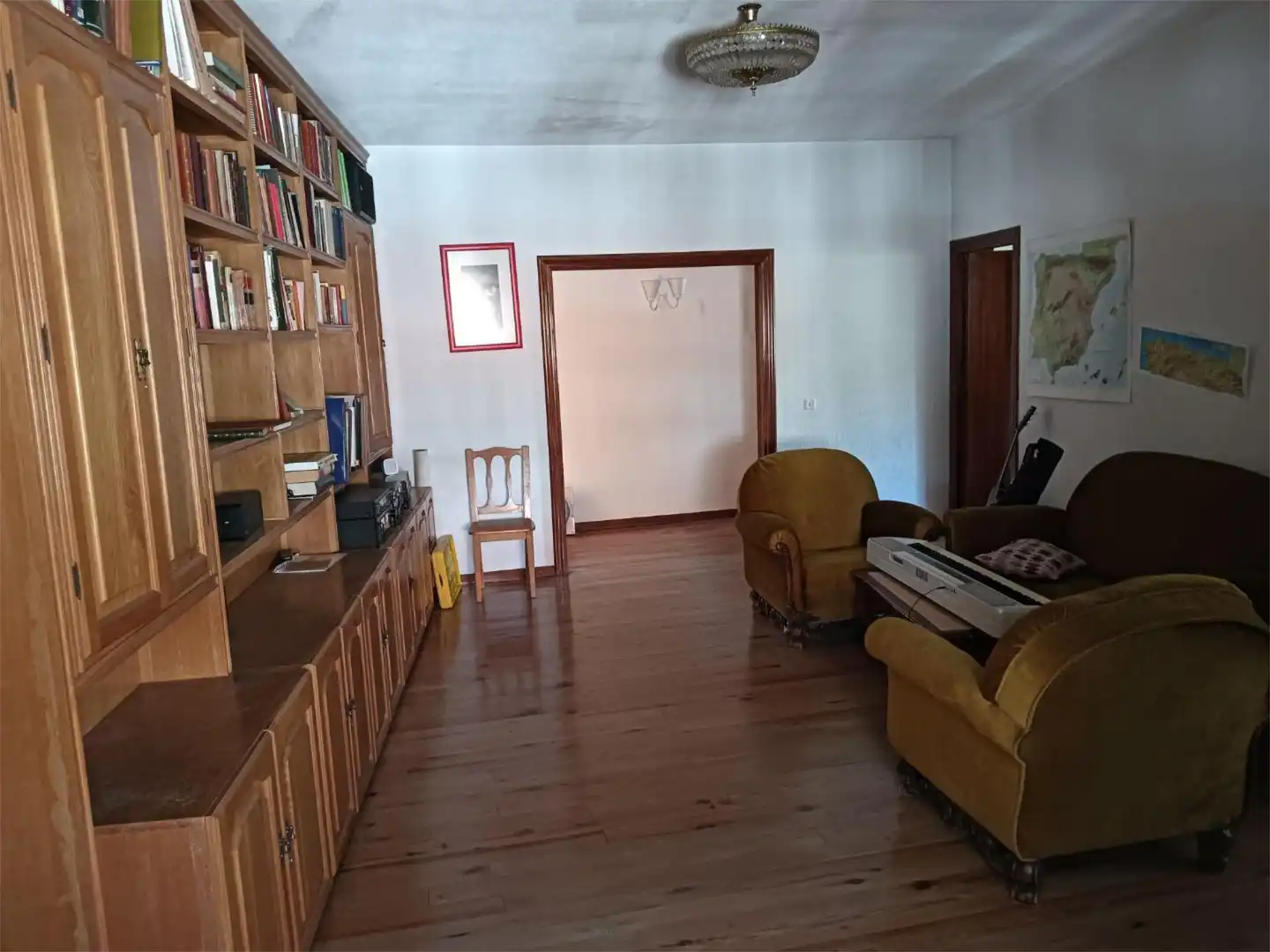 Houses for sale in Calle Enlace, 12, Pueblo Living room of Houses for sale in Pozuelo de Alarcón with Heating, Private garden and Terrace