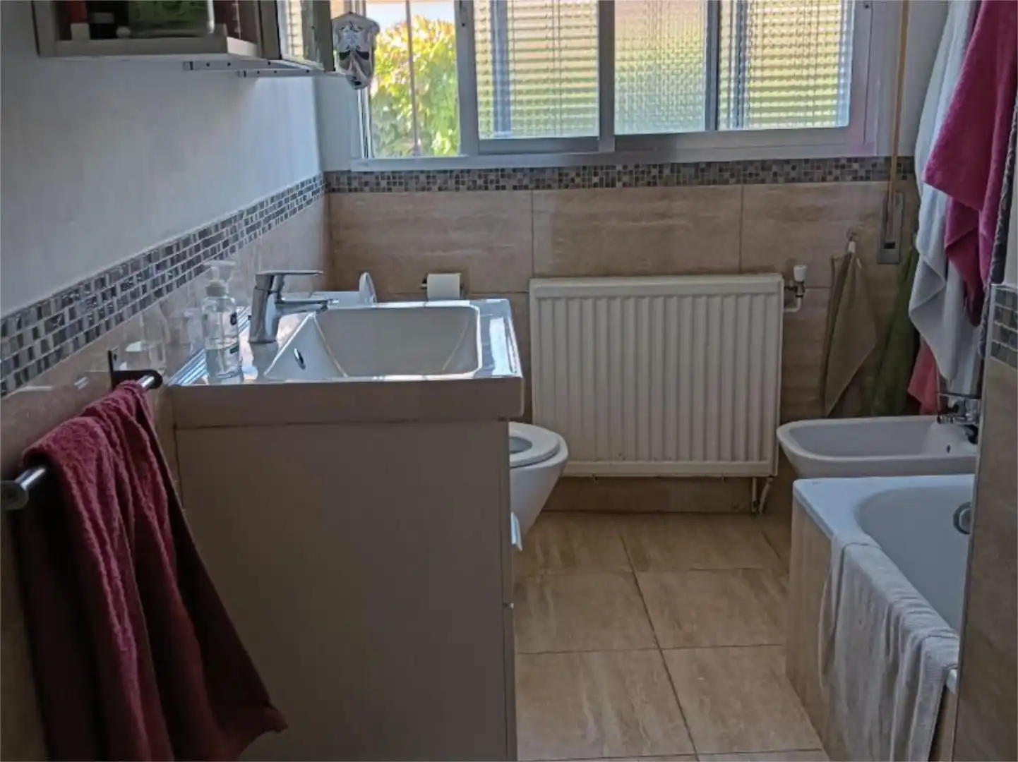 Houses for sale in Calle Enlace, 12, Pueblo Bathroom of Houses for sale in Pozuelo de Alarcón with Heating, Private garden and Terrace