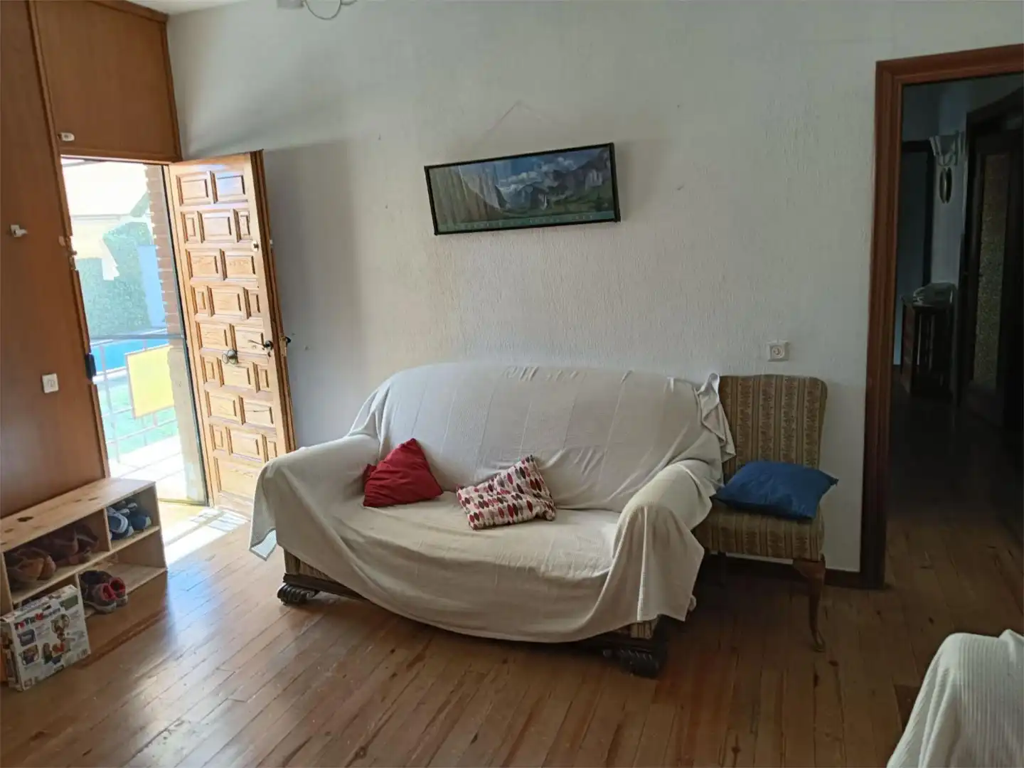 Houses for sale in Calle Enlace, 12, Pueblo Living room of Houses for sale in Pozuelo de Alarcón with Heating, Private garden and Terrace