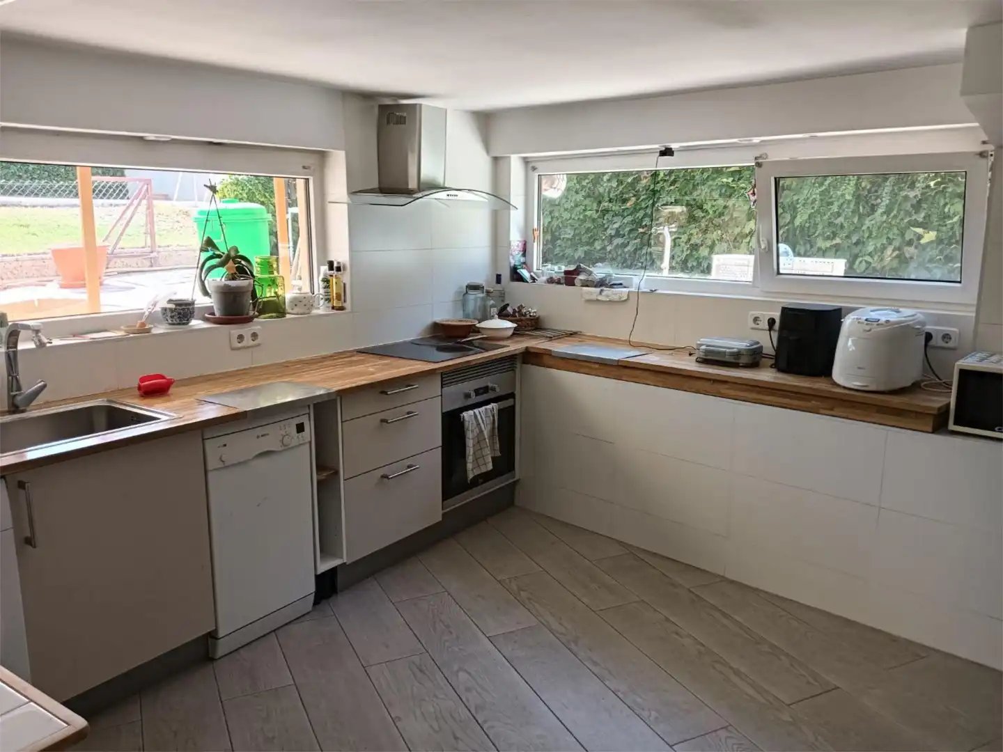 Houses for sale in Calle Enlace, 12, Pueblo Kitchen of Houses for sale in Pozuelo de Alarcón with Heating, Private garden and Terrace