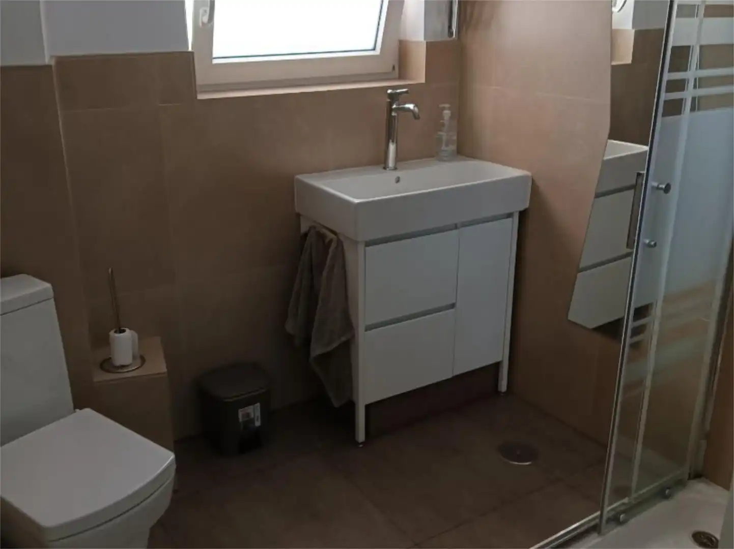 Houses for sale in Calle Enlace, 12, Pueblo Bathroom of Houses for sale in Pozuelo de Alarcón with Heating, Private garden and Terrace