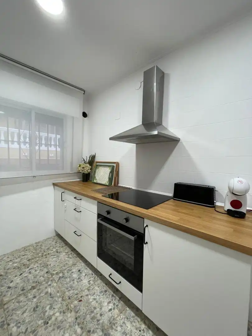Casa adosada en venta en Calle Langostino, 16, Punta Umbría Cocina de Casa adosada en venta en Punta Umbría con Terraza y Balcón