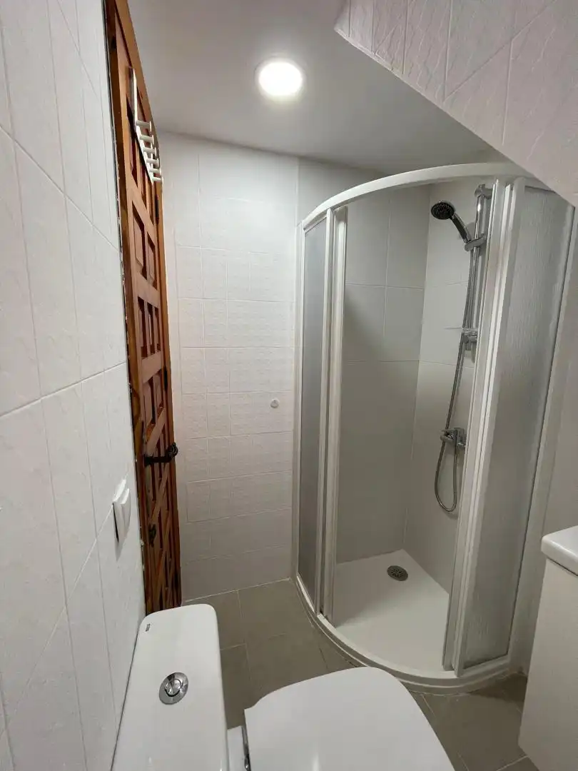 Casa adosada en venta en Calle Langostino, 16, Punta Umbría Baño de Casa adosada en venta en Punta Umbría con Terraza y Balcón