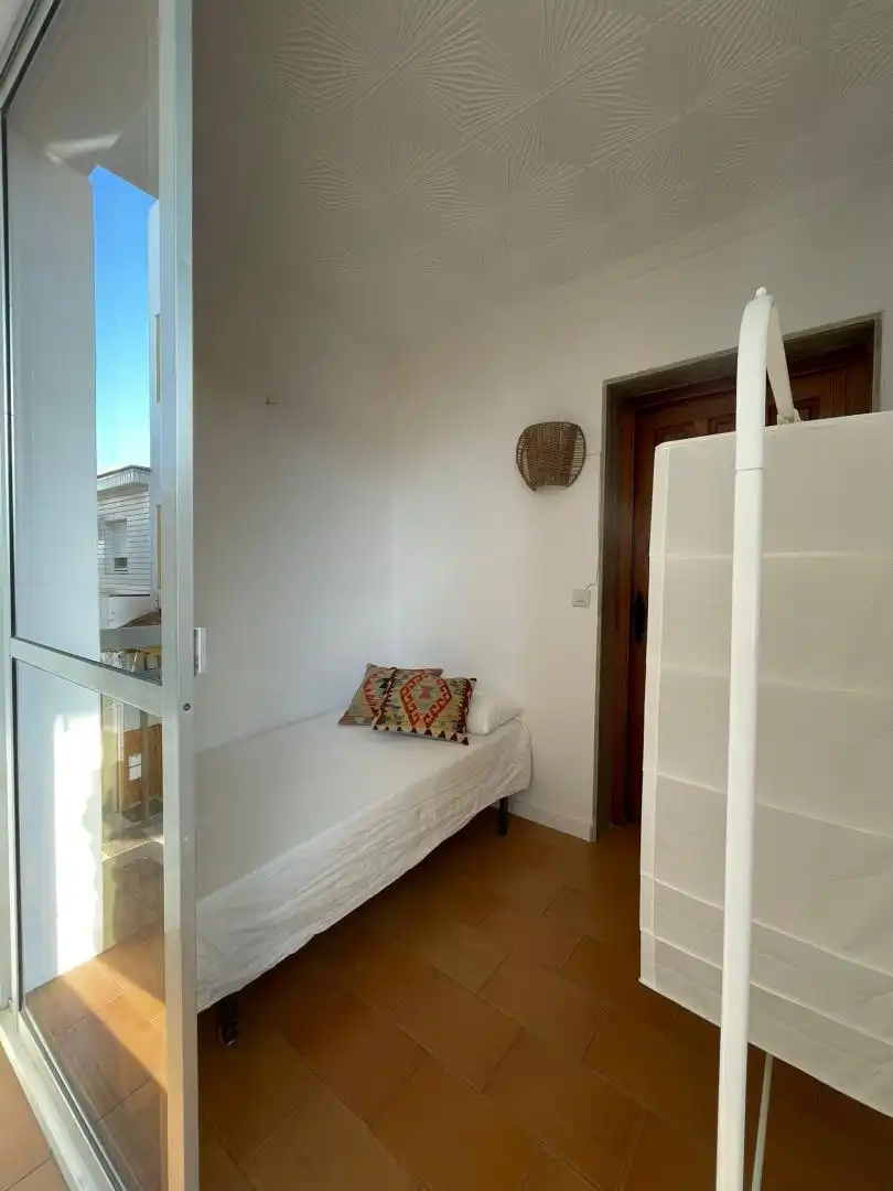 Casa adosada en venta en Calle Langostino, 16, Punta Umbría Habitación de Casa adosada en venta en Punta Umbría con Terraza y Balcón