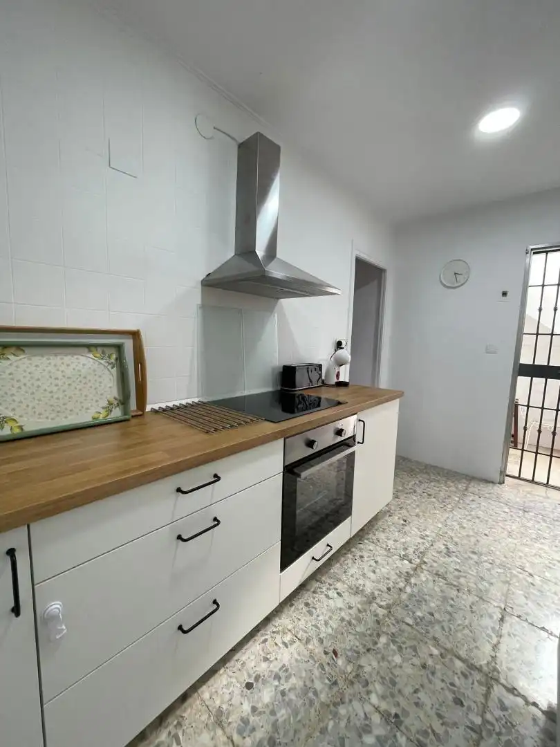 Casa adosada en venta en Calle Langostino, 16, Punta Umbría Cocina de Casa adosada en venta en Punta Umbría con Terraza y Balcón