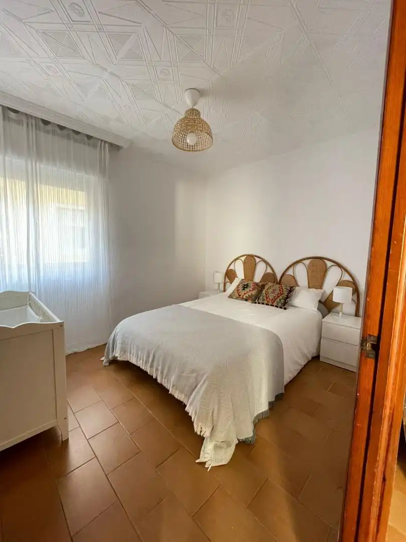 Casa adosada en venta en Calle Langostino, 16, Punta Umbría Habitación de Casa adosada en venta en Punta Umbría con Terraza y Balcón