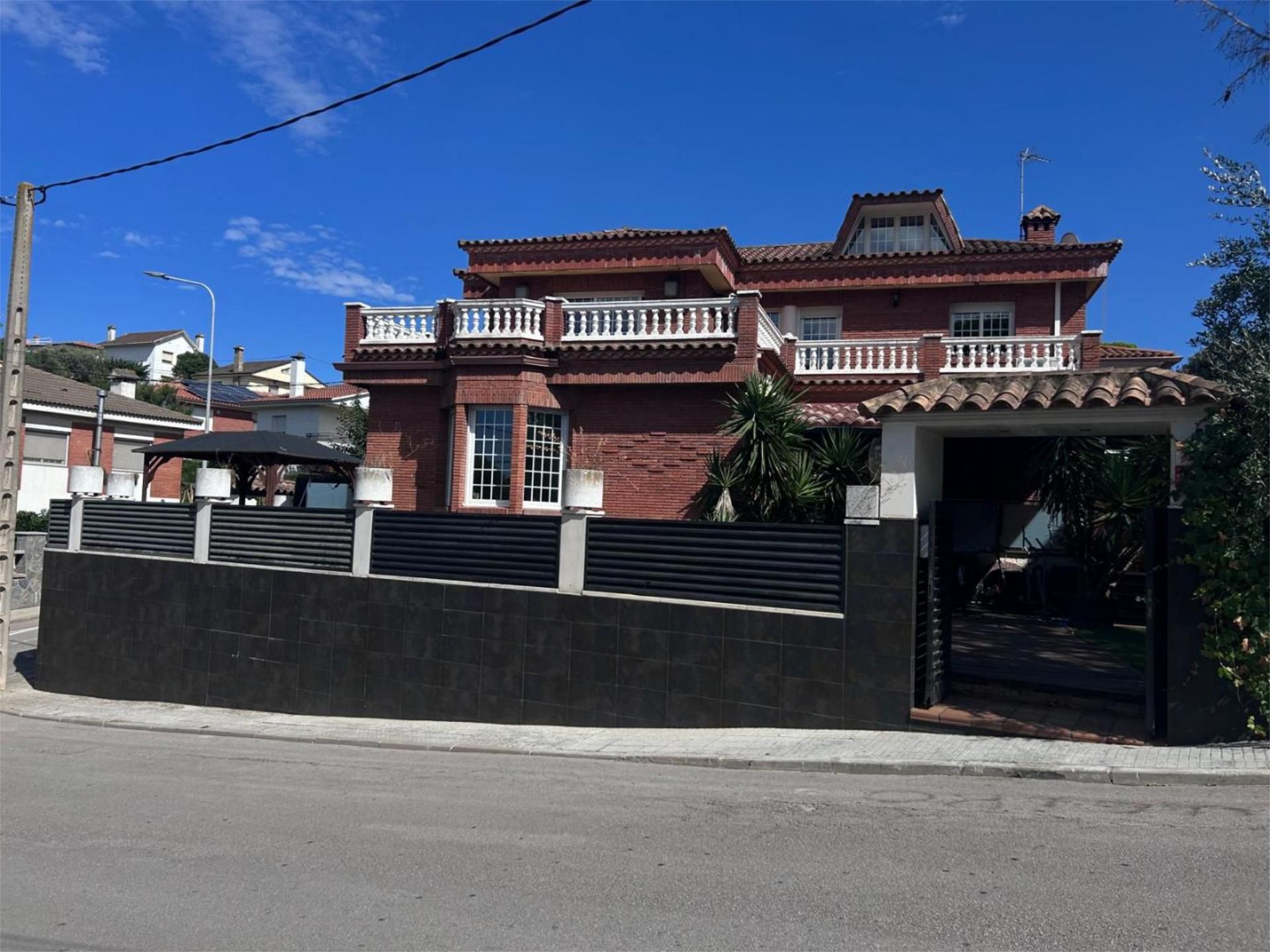 Vista exterior de Casa o chalet en venta en Castellbisbal con Aire acondicionado, Terraza y Piscina