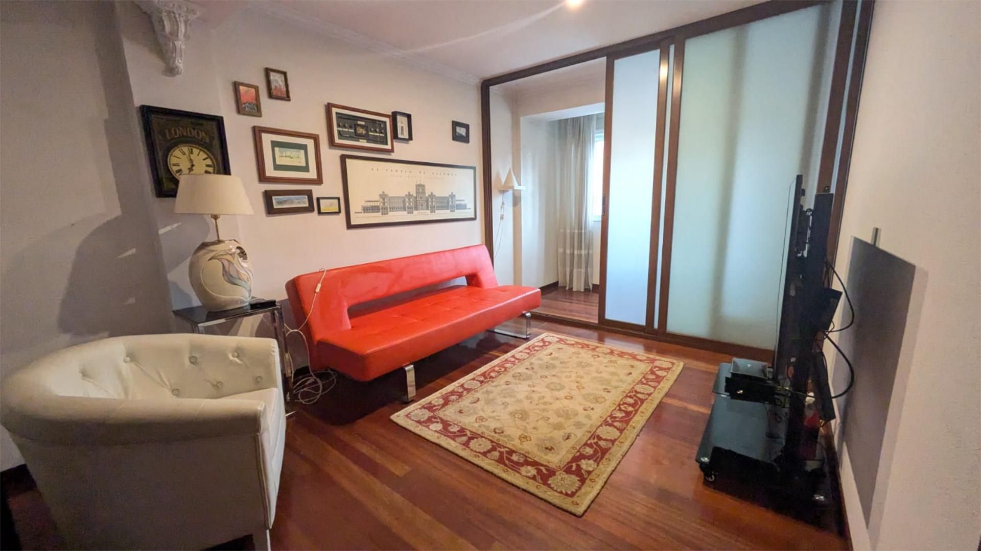 Living room of Flat to rent in Monforte de Lemos  with Heating, Parquet flooring and Furnished