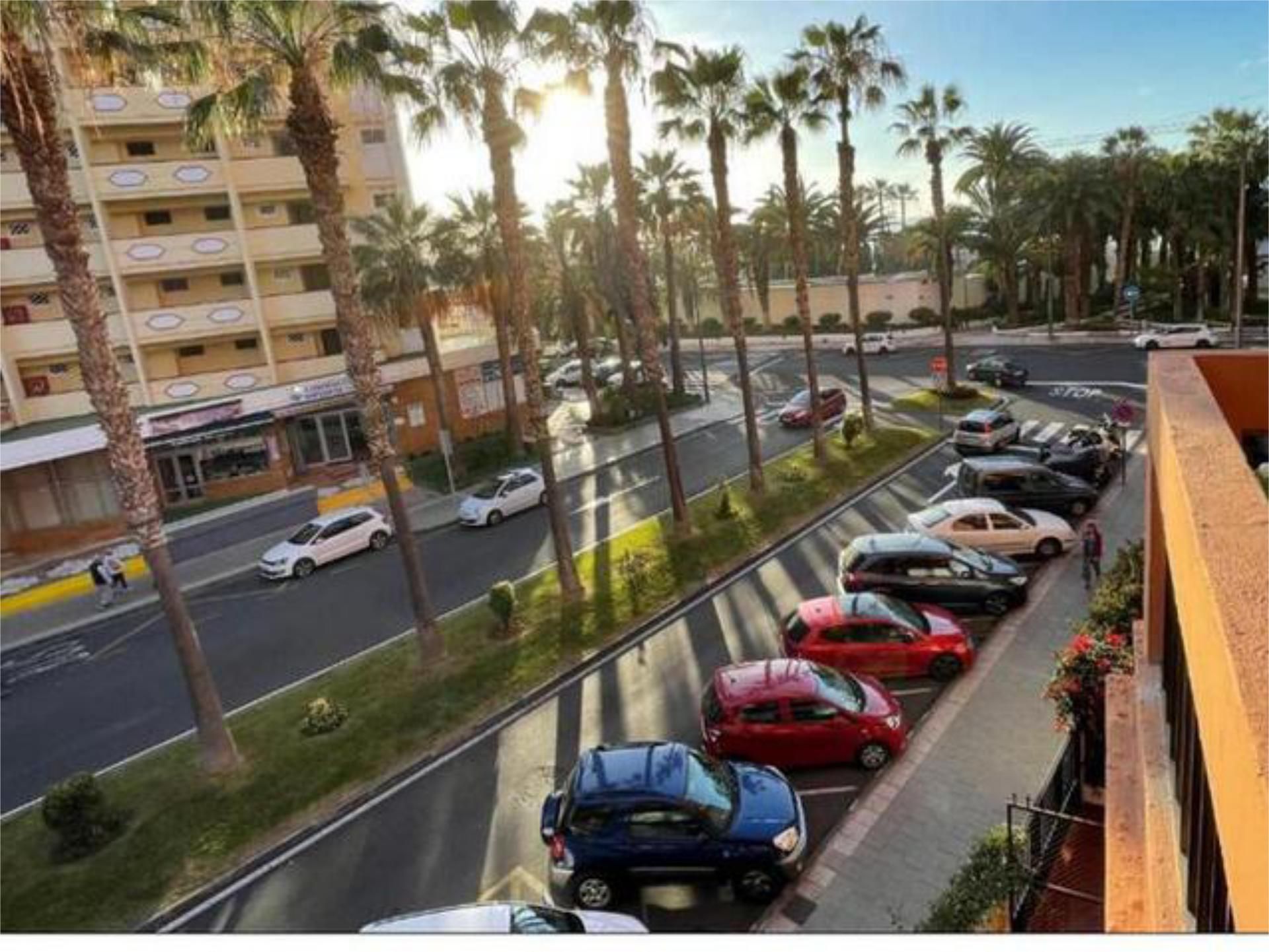 Vista exterior de Pis de lloguer en Puerto de la Cruz amb Jardí privat, Terrassa i Piscina