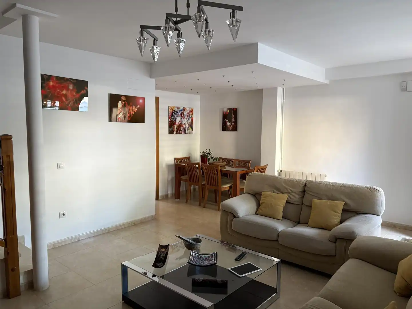Casa adosada en venta en Carrer Albalat de la Ribera, 28, Bulevar del Xúquer Sala de estar de Casa adosada en venta en Cullera con Terraza, Piscina y Balcón