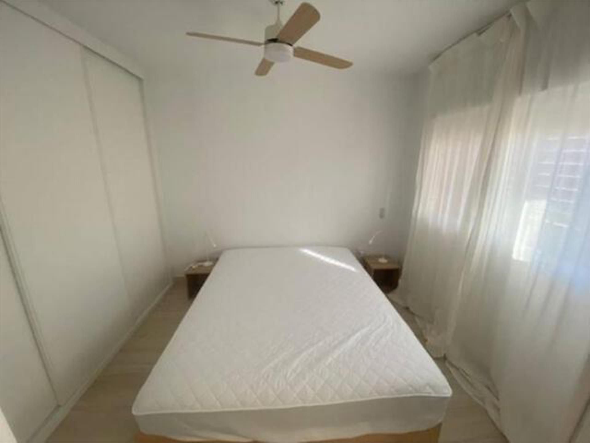 Bedroom of Flat to rent in  Sevilla Capital
