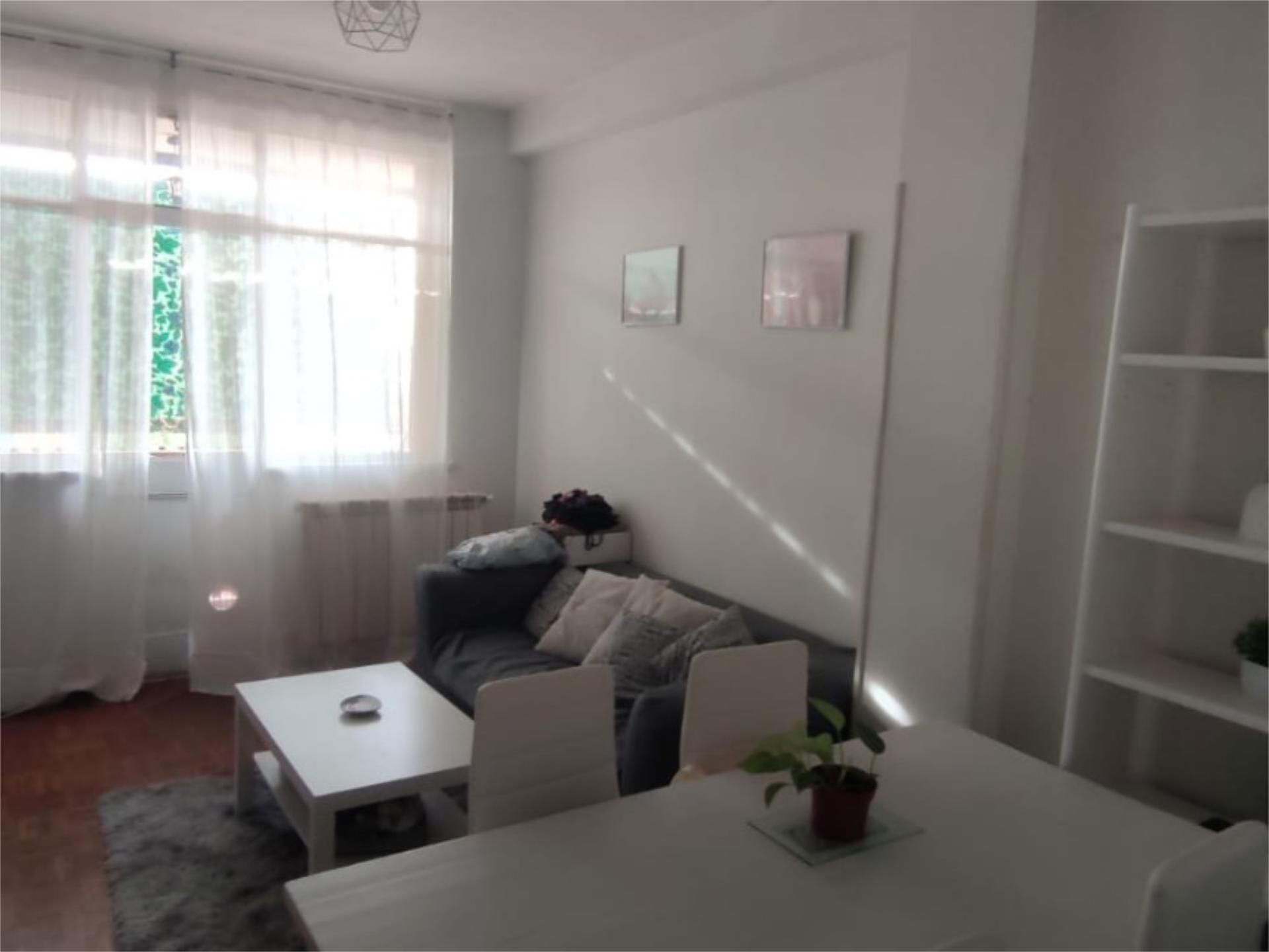 Living room of Flat to share in  Madrid Capital  with Heating, Furnished and Balcony