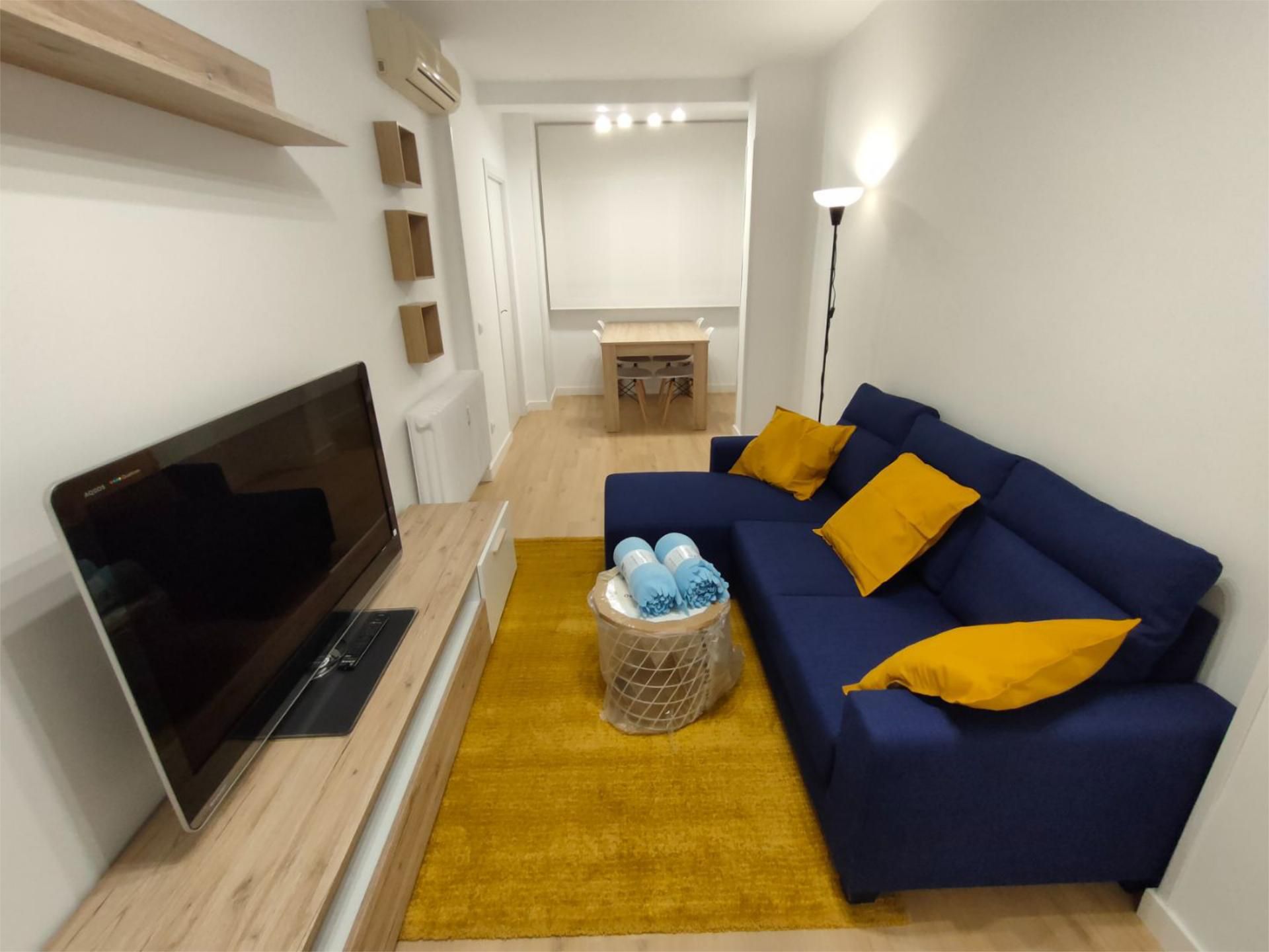 Living room of Flat to rent in  Madrid Capital  with Air Conditioner
