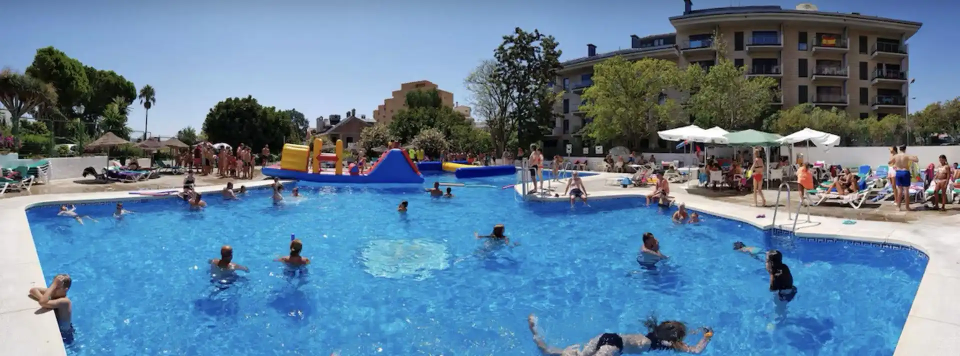 Pis de lloguer a Calle Luis Vives, 3, Solymar Piscina de Pis de lloguer en Benalmádena amb Aire condicionat, Calefacció i Jardí privat