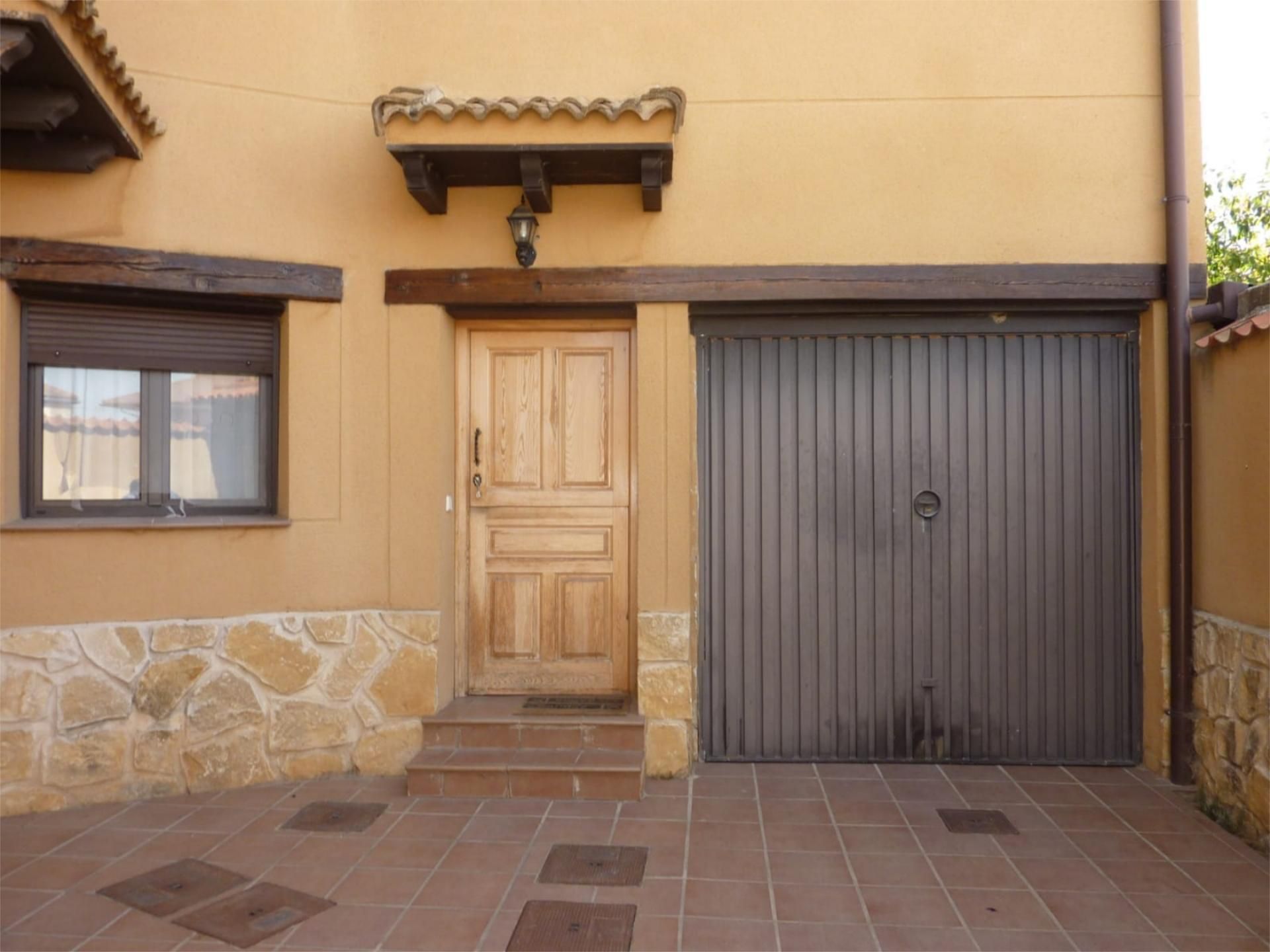 Single-family semi-detached for sale in Valverde del Majano  with Heating, Private garden and Parquet flooring