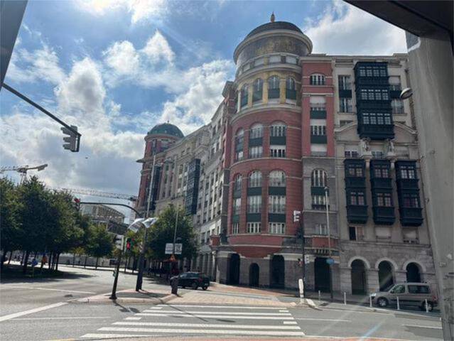 Garaje en Alquiler en San Pedro de Deusto - La Ribera
