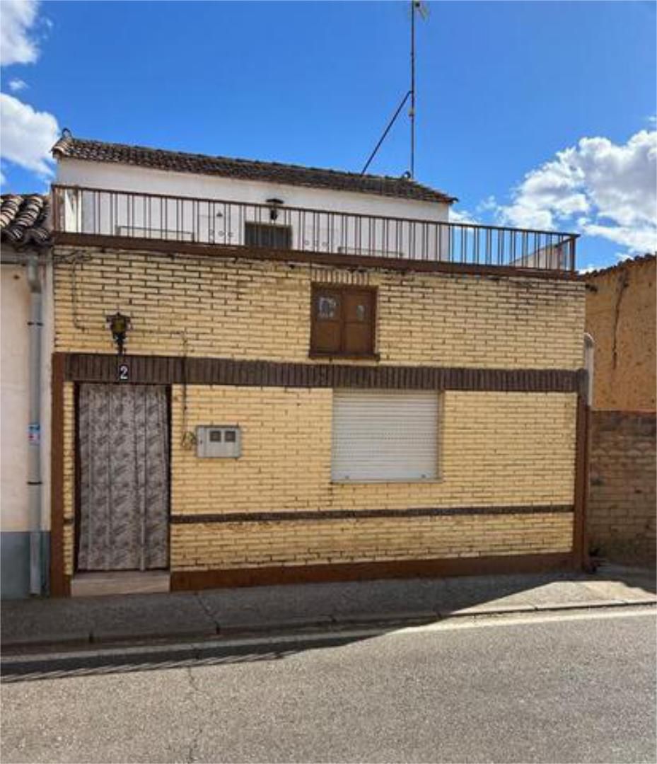 Vista exterior de Casa o xalet en venda en Villárdiga amb Calefacció, Jardí privat i Terrassa