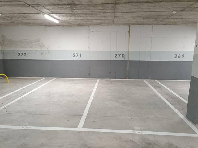 Garaje en Alquiler en Avenida de Francisco Javier Sáenz de Oiza, 78 en Valdebebas - Valdefuentes