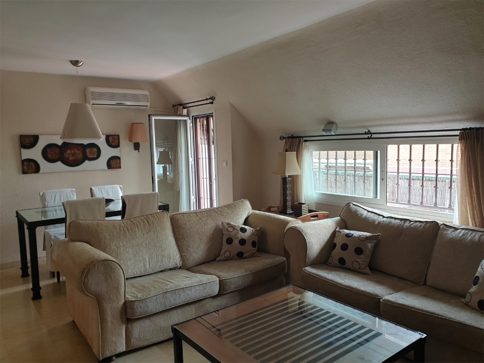 Living room of Attic to rent in  Granada Capital  with Air Conditioner and Terrace