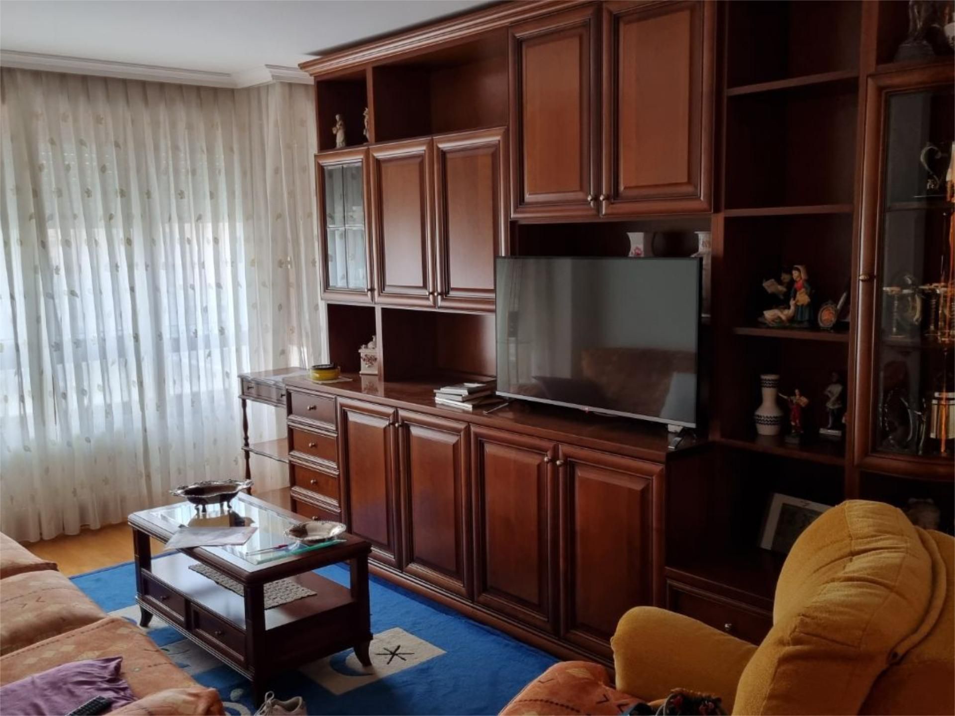 Sala d'estar de Pis de lloguer en Burgos Capital amb Calefacció, Parquet i Terrassa