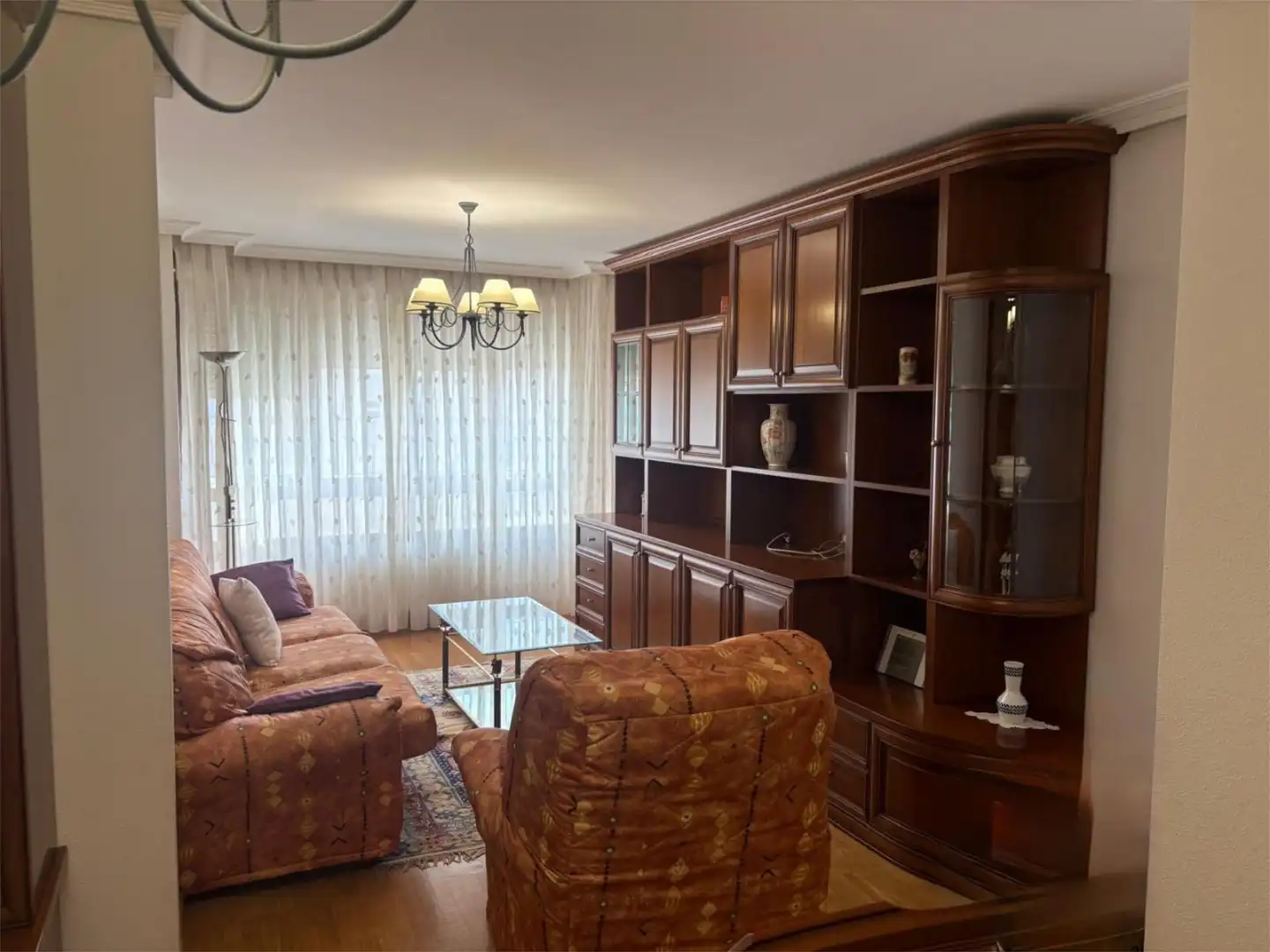 Wohnung zur Miete in Plaza San Bruno, 2, Gamonal - San Bruno - G9 Wohnzimmer von Wohnung zur Miete in Burgos mit Heizung, Parkett und Terrasse