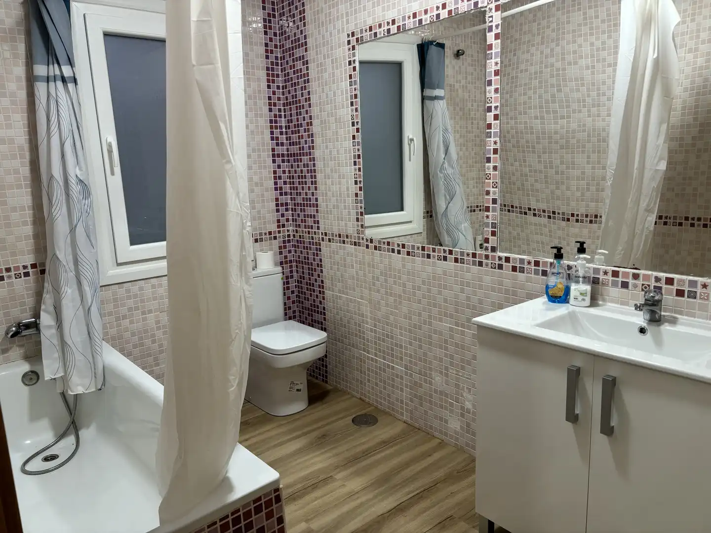 Habitació a Rúa Almirante Matos, 6, Campo da Torre - Mollabao Bany de Pis per a compartir en Pontevedra Capital amb Calefacció, Traster i Moblat
