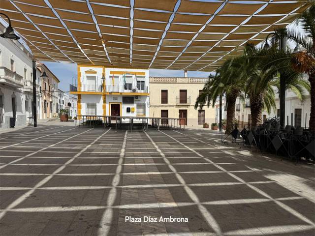 Casa adosada en Venta en Plaza Constitución, 5 en Cheles