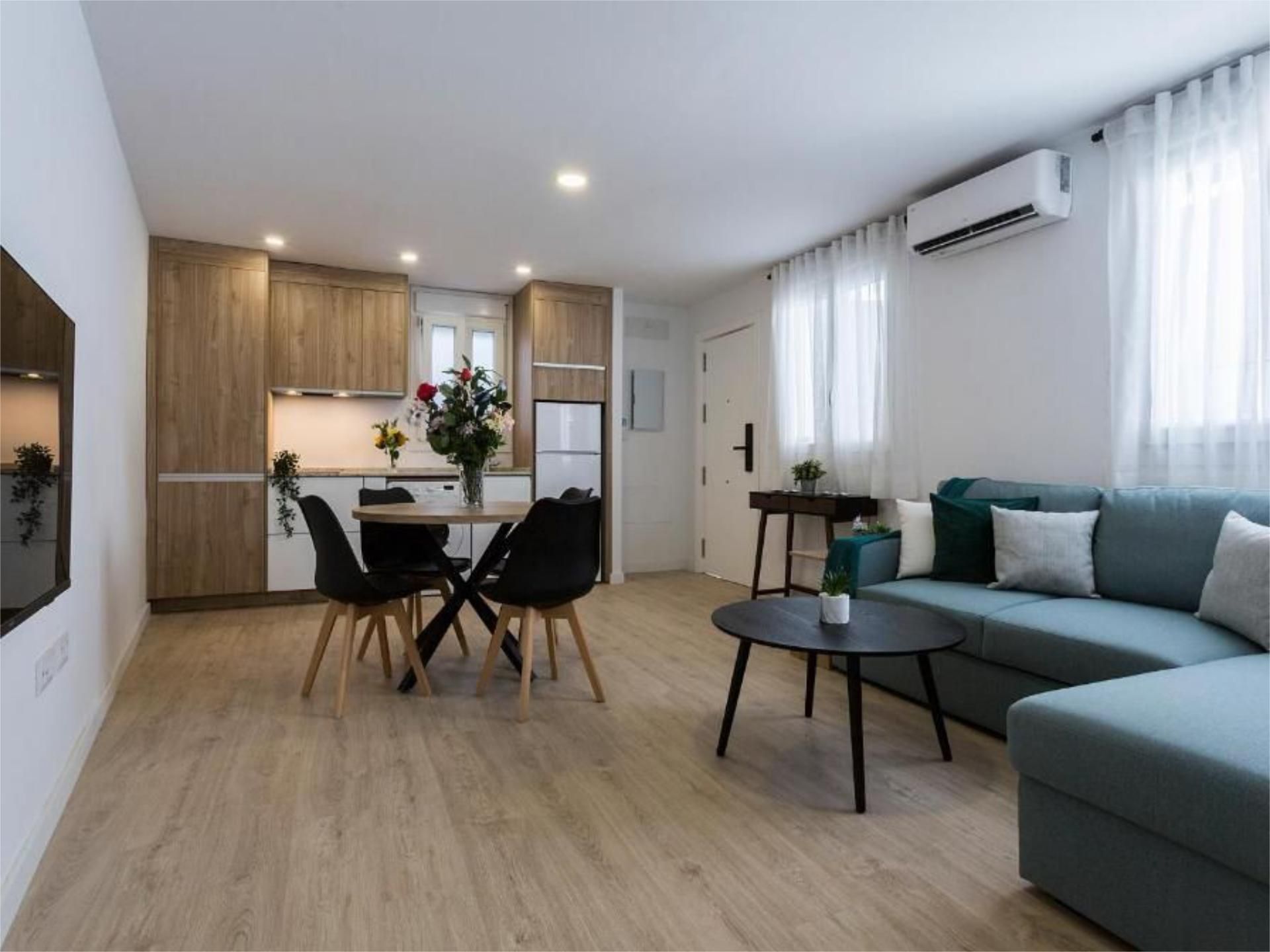Living room of Flat to rent in Jerez de la Frontera  with Air Conditioner and Balcony