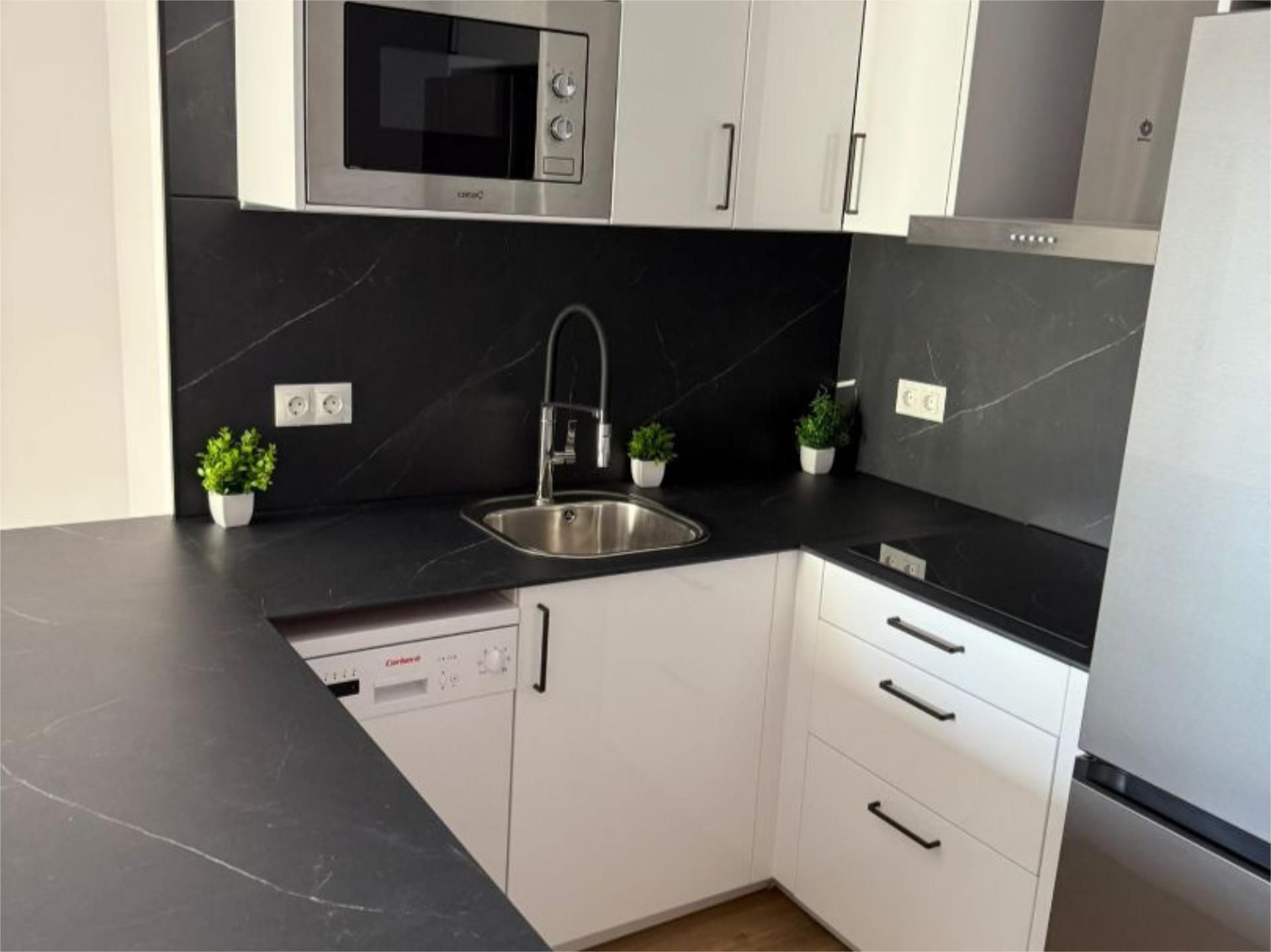 Flat to rent in Calle de Orense, 18, Cuatro Caminos - Azca Kitchen of Flat to rent in  Madrid Capital  with Heating, Parquet flooring and Terrace