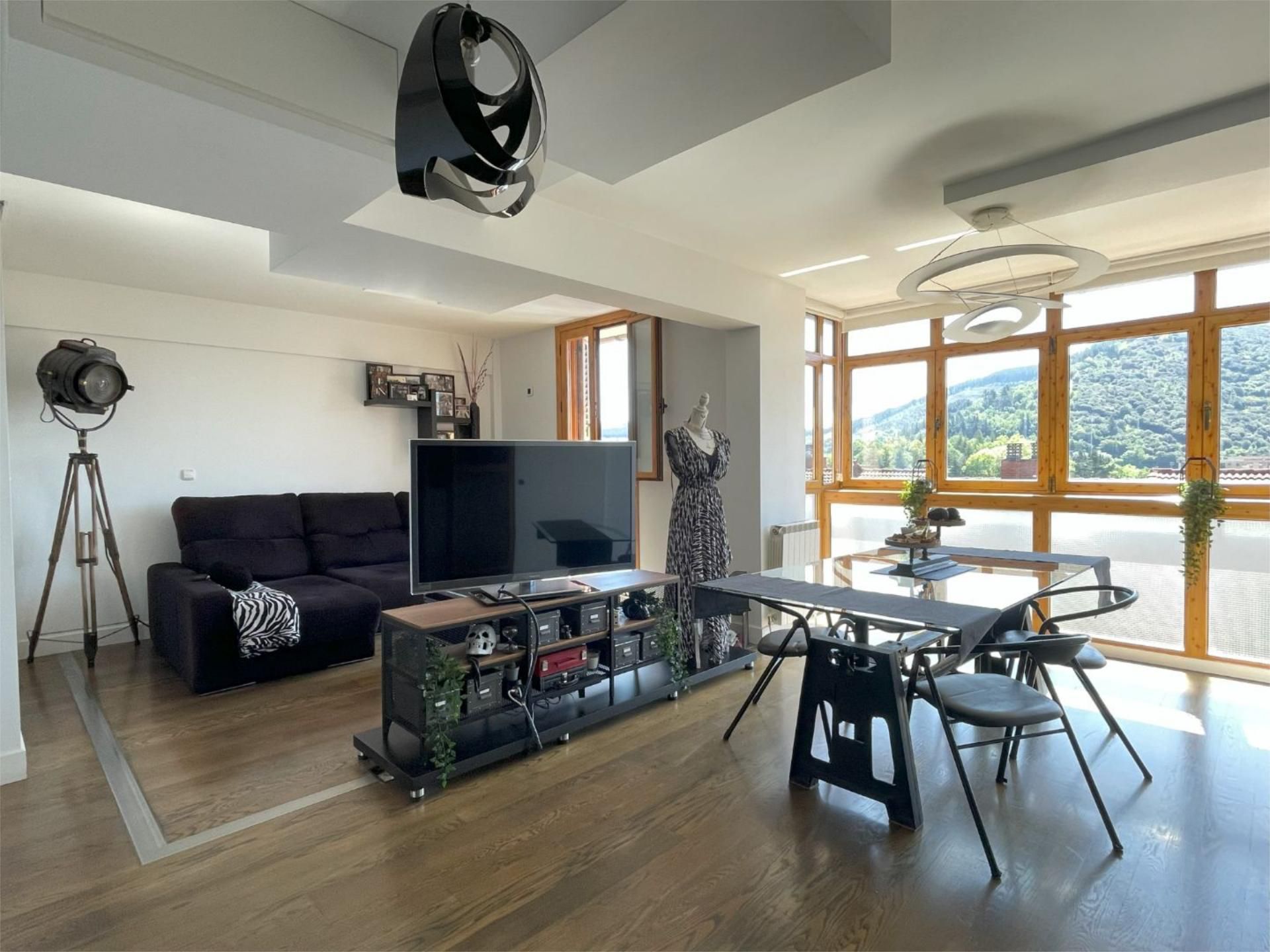 Living room of Duplex for sale in Arrasate / Mondragón  with Heating, Parquet flooring and Terrace