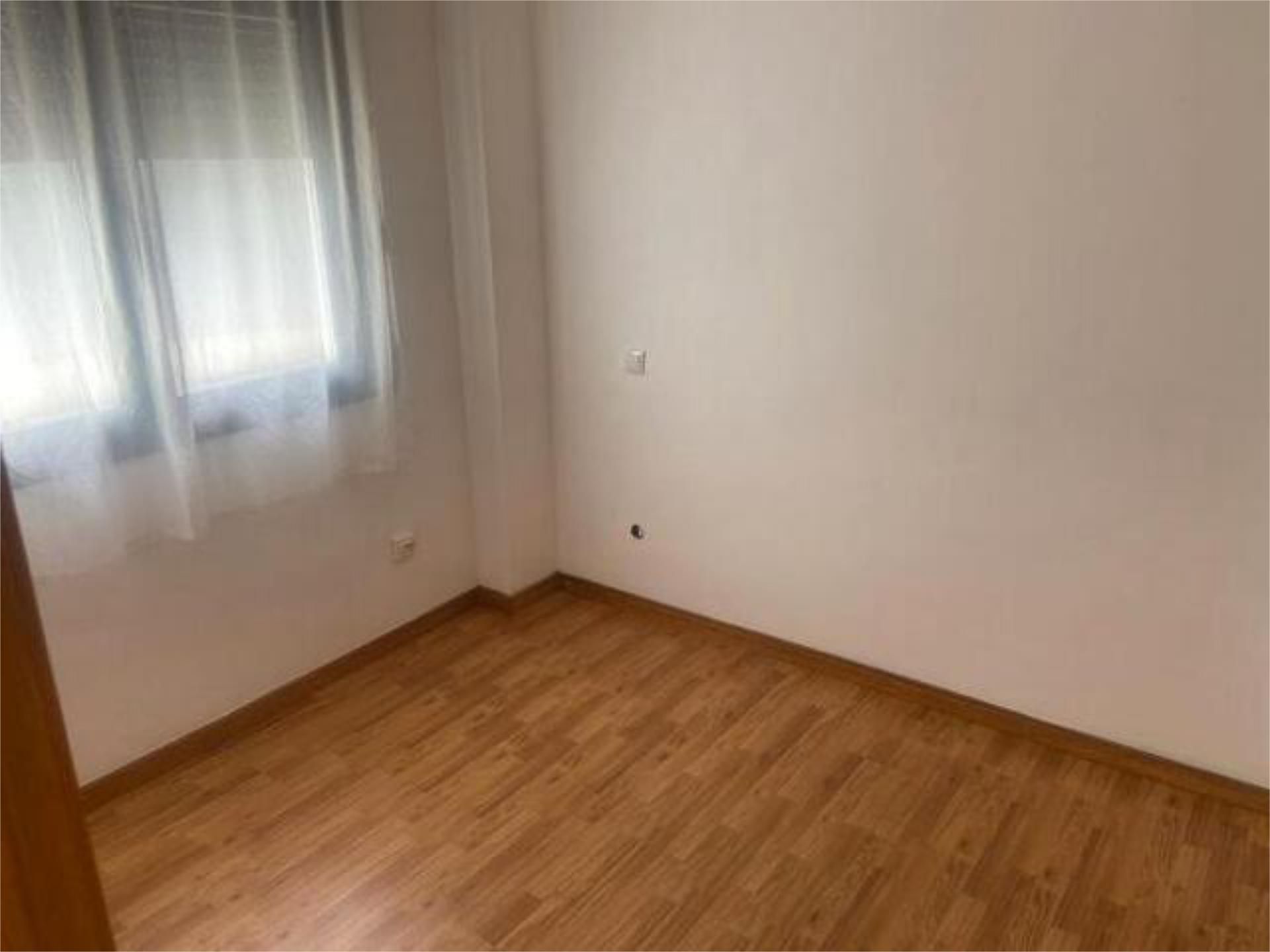 Bedroom of Flat to rent in El Barraco   with Heating, Terrace and Furnished