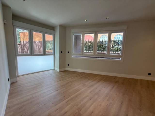 Piso en Venta en Calle de Caleruega, 29 en Costillares