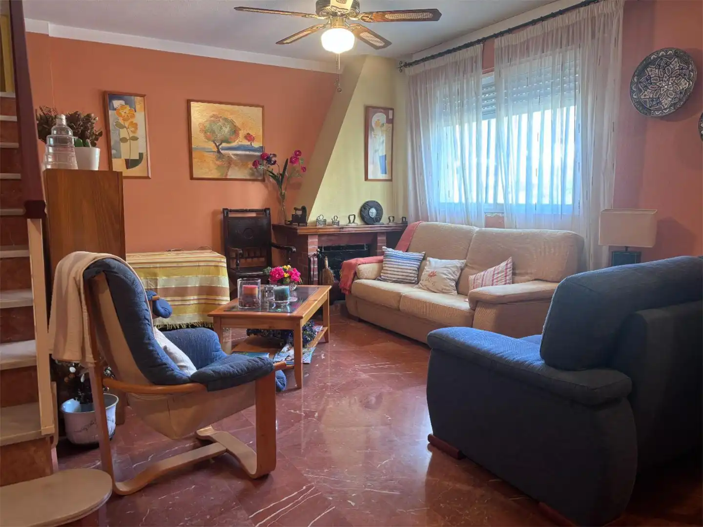 Casa adosada en venta en Calle Medidor Alonso Hernandez, 5, Los Villares Sala de estar de Casa adosada en venta en Los Villares con Terraza, Piscina y Balcón