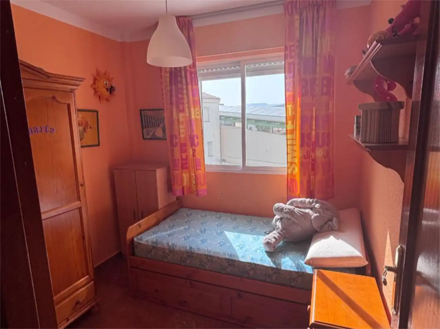 Casa adosada en venta en Calle Medidor Alonso Hernandez, 5, Los Villares Habitación de Casa adosada en venta en Los Villares con Terraza, Piscina y Balcón
